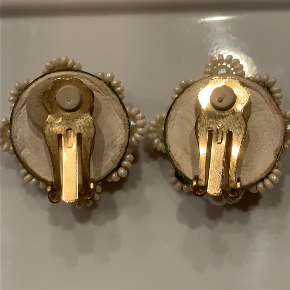 Beautiful Antique Floral Clip On Earrings - Picture 4 of 5